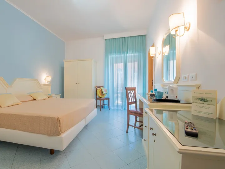 Triple room with balcony